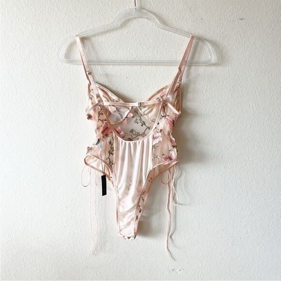 Aurelia Intimates Violante Butterfly One Piece Lingerie - Picture 6 of 13